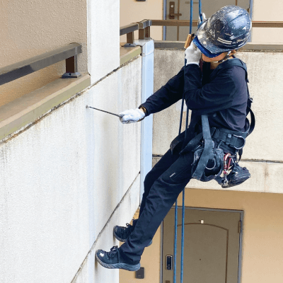 足場いらずのブランコ工法の場合
